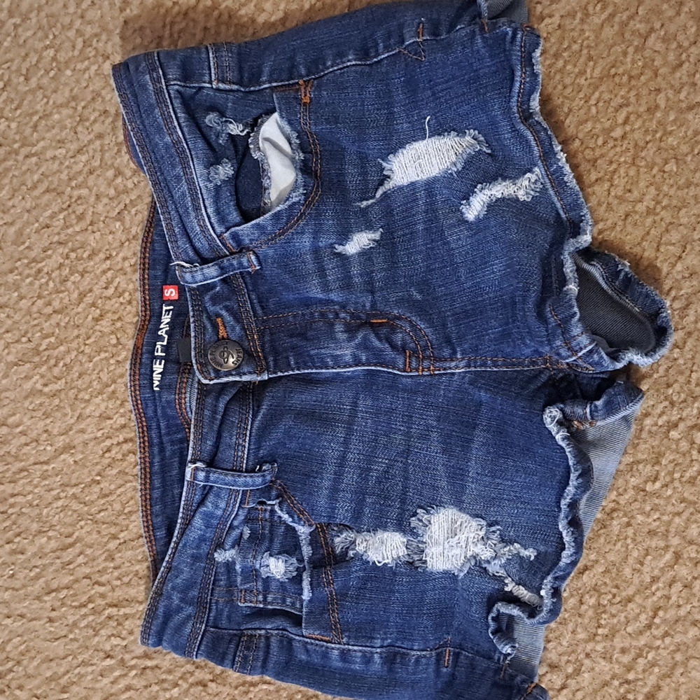 Nine Planet shorts